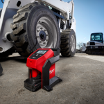 ⁦منفاخ اطارات شحن 12 فولت 8 بار ماركه ميلوكي MILWAUKEE M12BI-0⁩ - الصورة ⁦2⁩