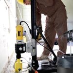 ⁦موتور كور دريل 2500 وات 250 مم  موديل DEWALT  D21585⁩ - الصورة ⁦2⁩