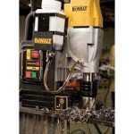 ⁦مثقاب شنيور ديوالت  بقاعدة مغناطيسية 1200 وات 50 مم  2 سرعة  DWE1622K  DEWALT⁩ - الصورة ⁦4⁩