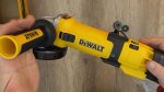⁦صاروخ قطعيه ديوالت 5 بوصه 1500 وات موديل- DEWALT DWE4257-QS⁩ - الصورة ⁦3⁩