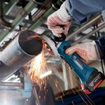 ⁦صاروخ بوش 5 بوصه 2 بطارية 18 فولت مزودة بخاصية التبريد 5 امبير BOSCH - GWS 18 V-LI 125 mm COOLPACK⁩ - الصورة ⁦4⁩