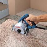 ⁦منشار بوش دائري قطع رخام وسيراميك 5 بوصه 1400 وات موديل BOSCH - GDC140⁩ - الصورة ⁦5⁩