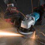 ⁦صاروخ جلخ ماكيتا 5 بوصه / 1100 وات / 12000 لفه/ دقيقه - 2.4 كجم MAKITA 9565PZ⁩ - الصورة ⁦2⁩
