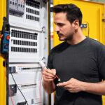 ⁦كلامب ميتر بوش حتي 600 امبير - 600 فولت 40 ميجا اوم BOSCH GMC 600-15 Professional⁩ - الصورة ⁦4⁩