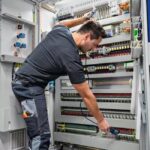 ⁦مفك تيست بوش - اضاءه - اهتزاز 1000 فولت BOSCH GVT 1000-15 Professional⁩ - الصورة ⁦4⁩