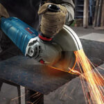 ⁦صاروخ قطعية وتجليخ 9 بوصه 2400 وات برازيلي بوش موديل BOSCH GWS 24-230 P⁩ - الصورة ⁦5⁩